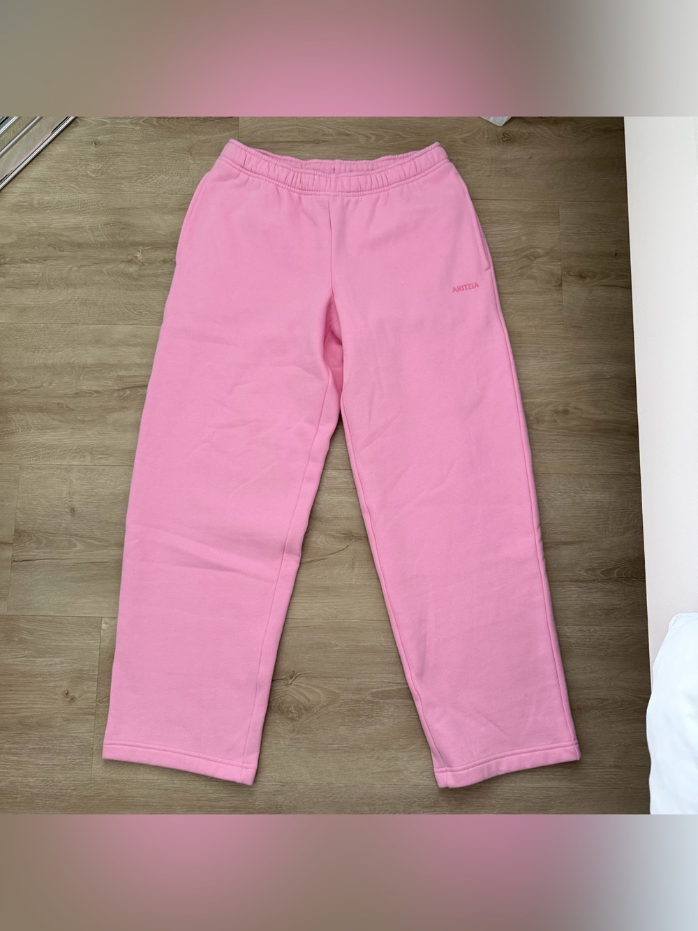 Aritzia Cozy Sweatfleece Mega Straight Sweatpant in JellyBean Pink